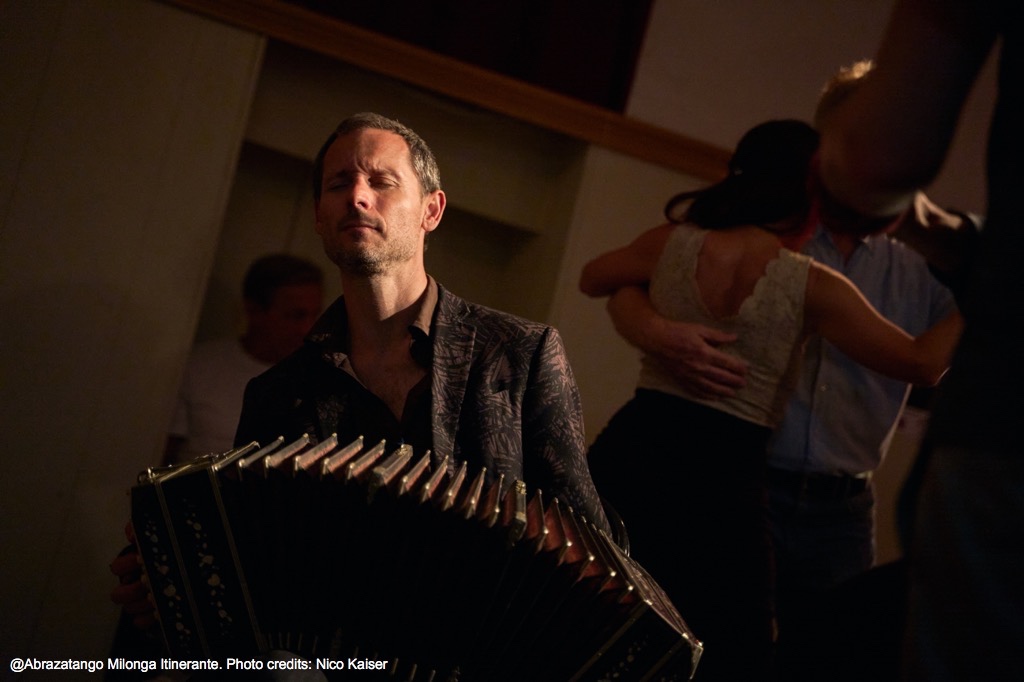 Duo Faryna-Satorre im Abrazatango Milonga Itinerante, Theater Olé. Wien, Österreich. 4. September 2022. Foto: Nico Kaiser