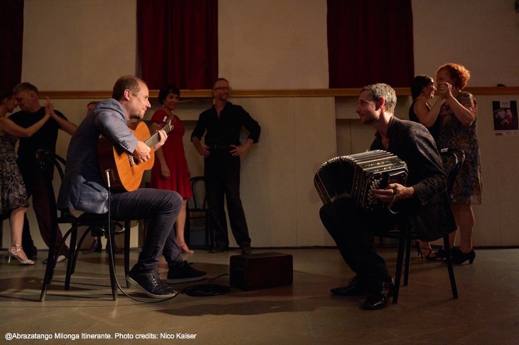 Duo Faryna-Satorre im Abrazatango Milonga Itinerante Vienna, Theater Olé. Wien, Österreich. 4. September 2022. Foto: Nico Kaiser