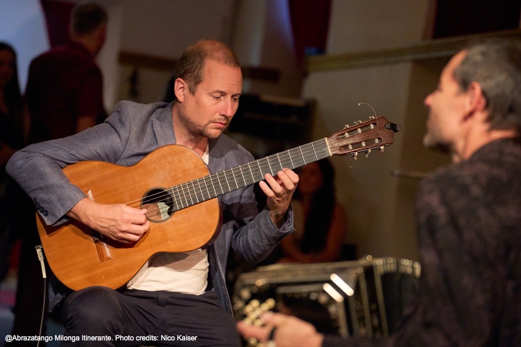 Duo Faryna-Satorre im Abrazatango Milonga Itinerante, Theater Olé. Wien, Österreich. 4. September 2022. Foto: Nico Kaiser