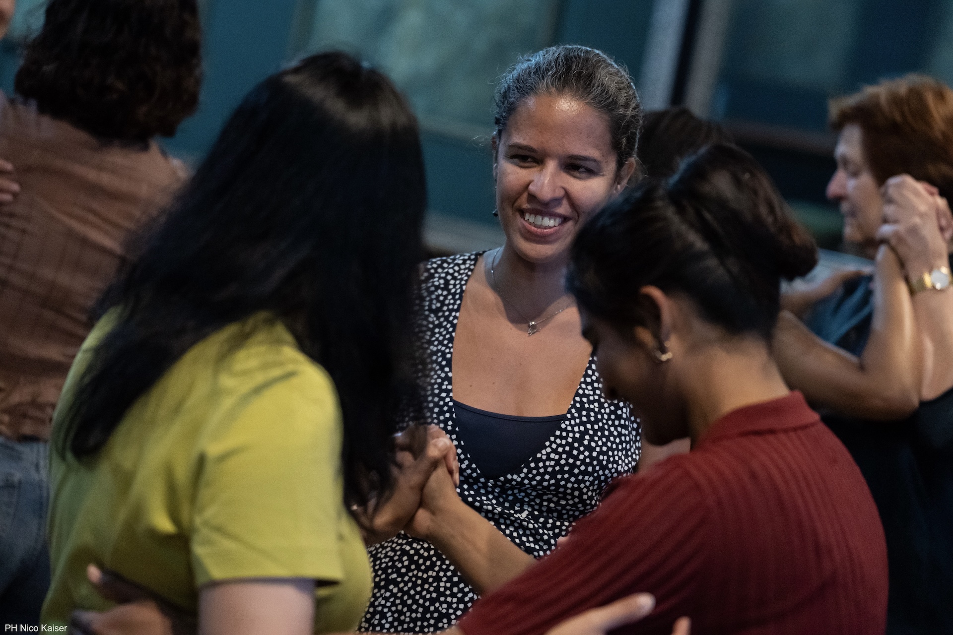 Tango dancers learning with Jessica Gerdel in Vienna